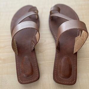 Thong sandals 6M